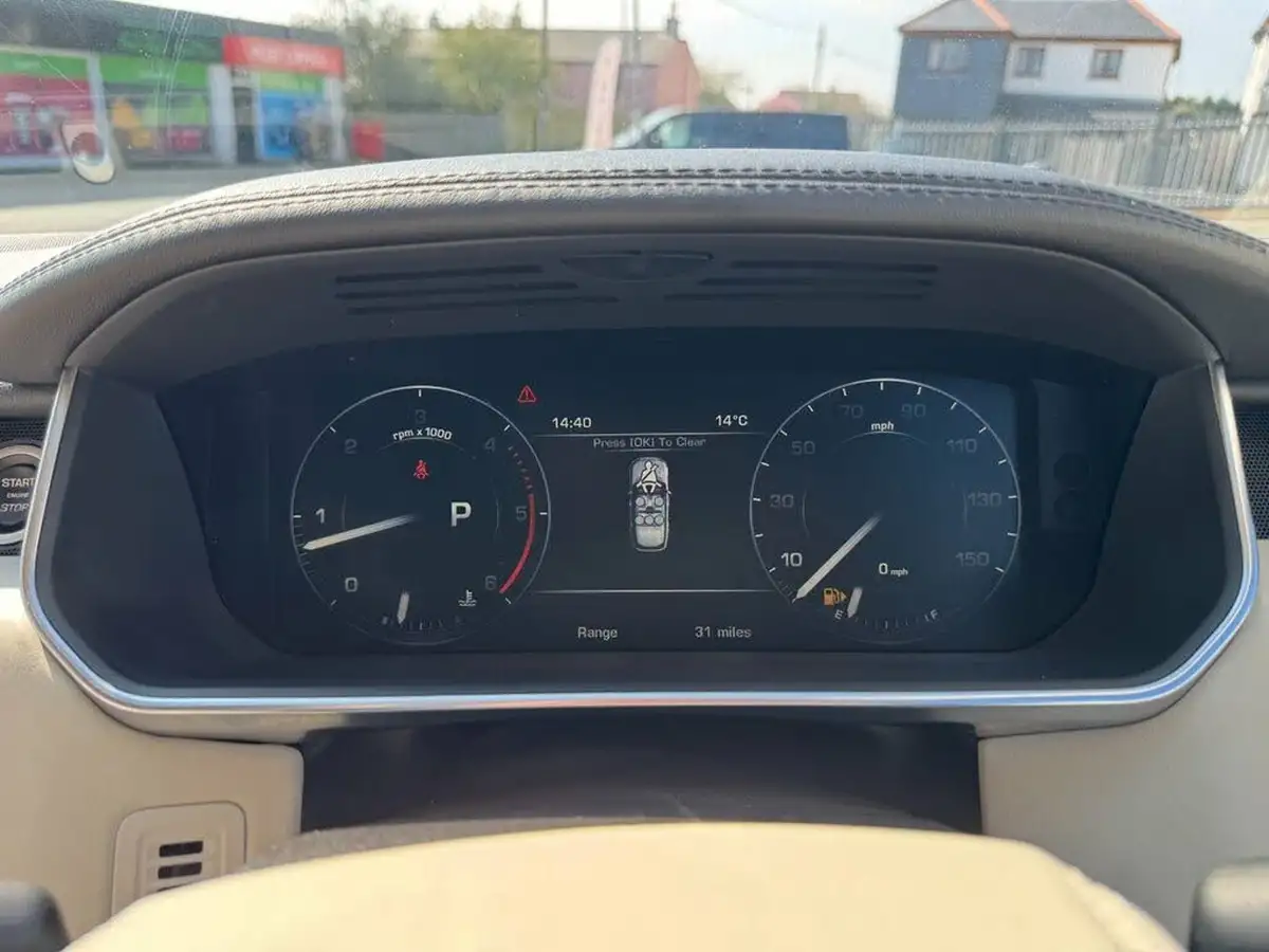 2014-land-rover-range-rover-44-sdv8-vogue-44sd-v8-339bhp-ss-big-21