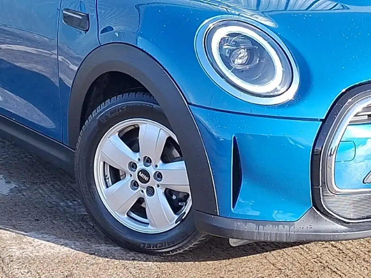 2022-mini-cooper-15-cooper-classic-hatchback-3d-big-8