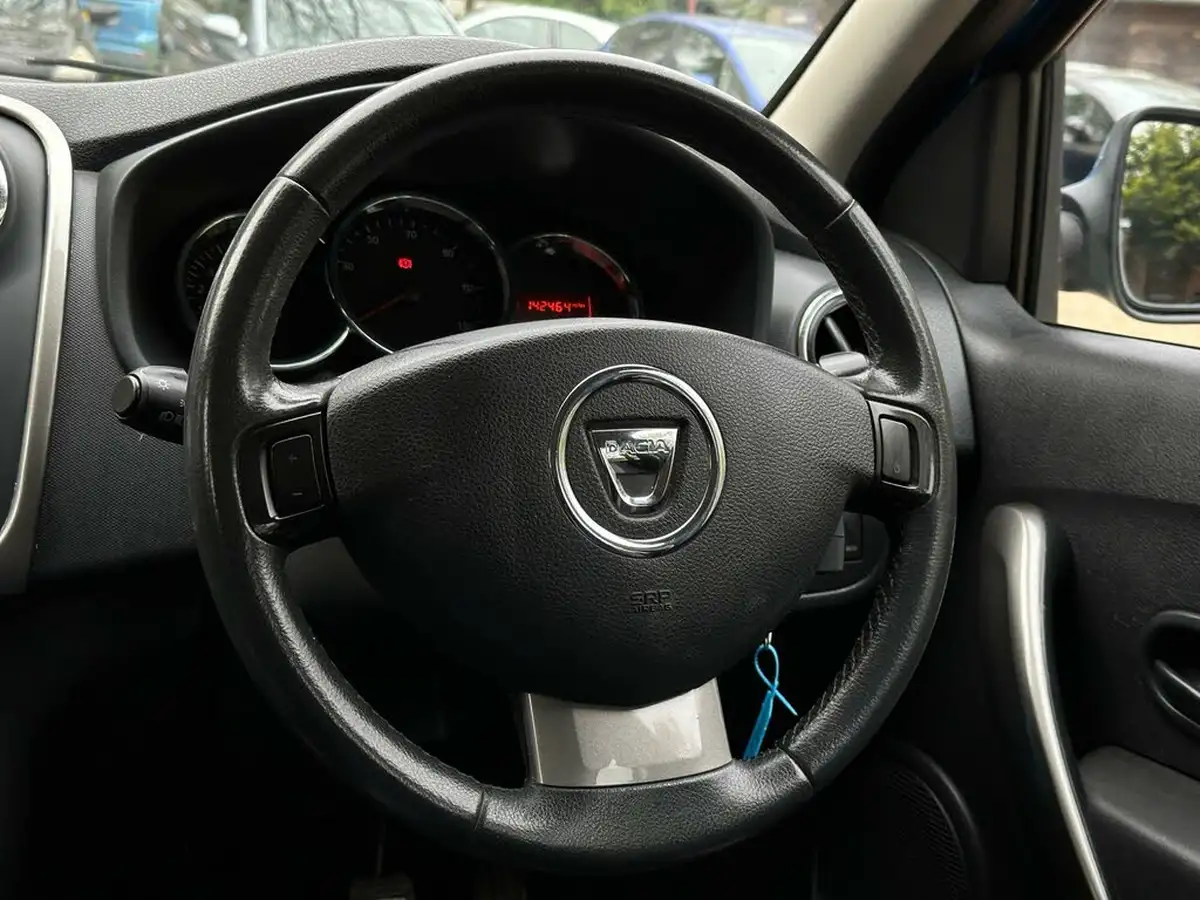2014-dacia-sandero-stepway-15d-laureate-big-24