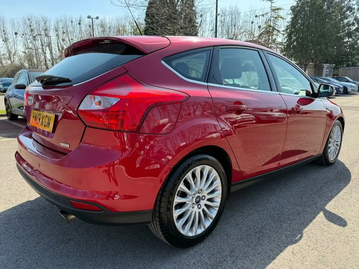 2013-ford-focus-16-titanium-x-182ps-hatchback-big-4