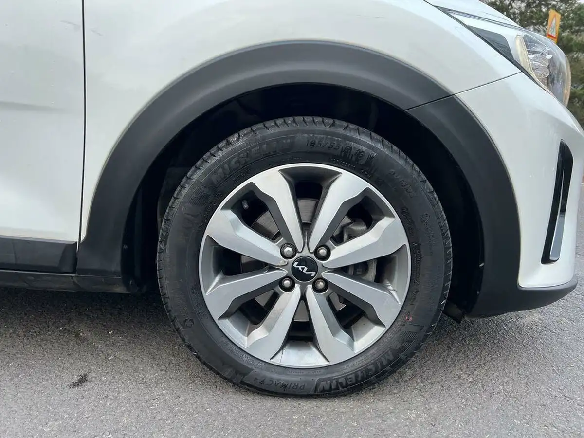 2022-kia-stonic-10-t-gdi-2-big-4