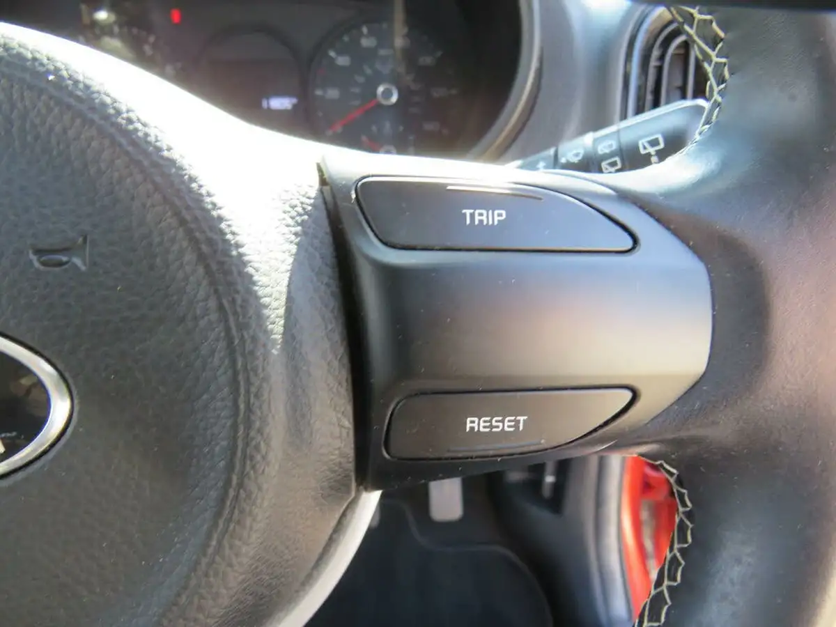 2020-kia-picanto-125-2-big-18