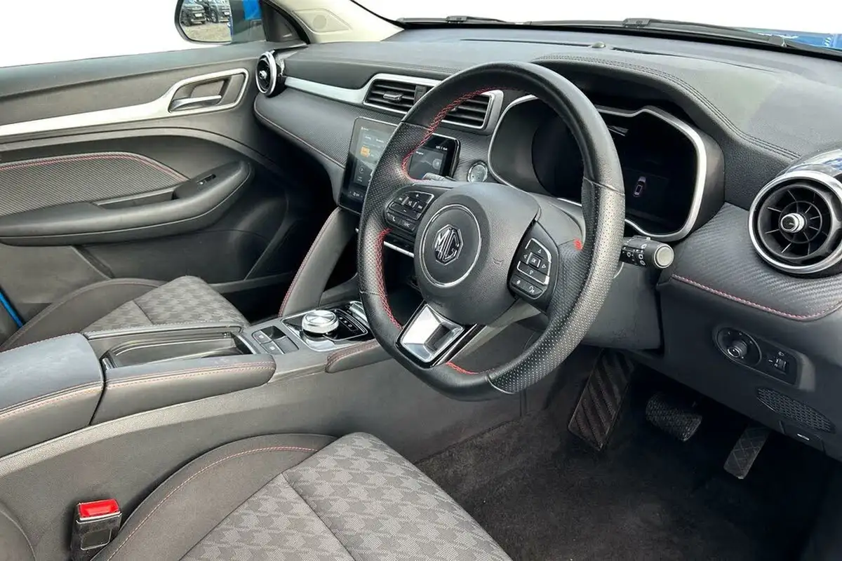 2024-mg-zs-suv-e-se-ev-176ps-big-6
