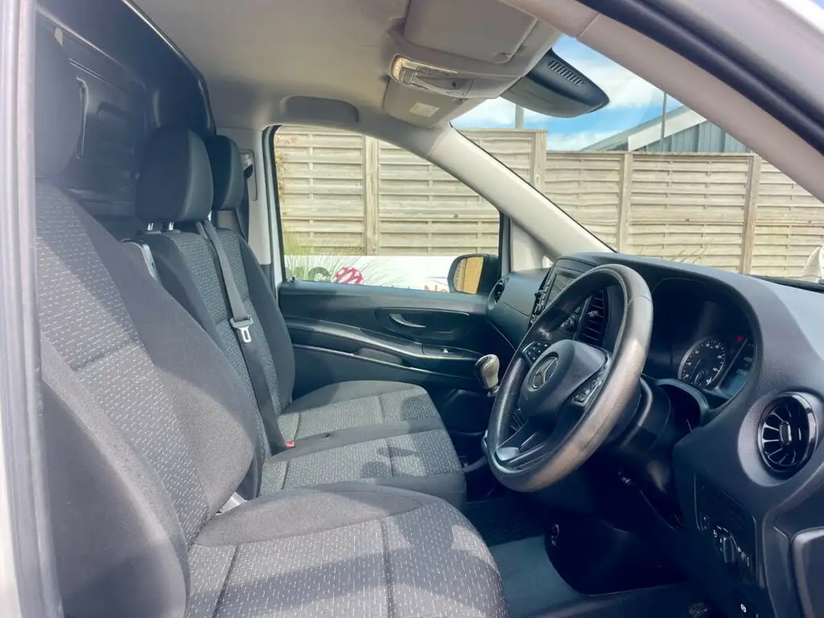 2021-mercedes-benz-vito-18-cdi-114-progressive-l2-panel-big-12