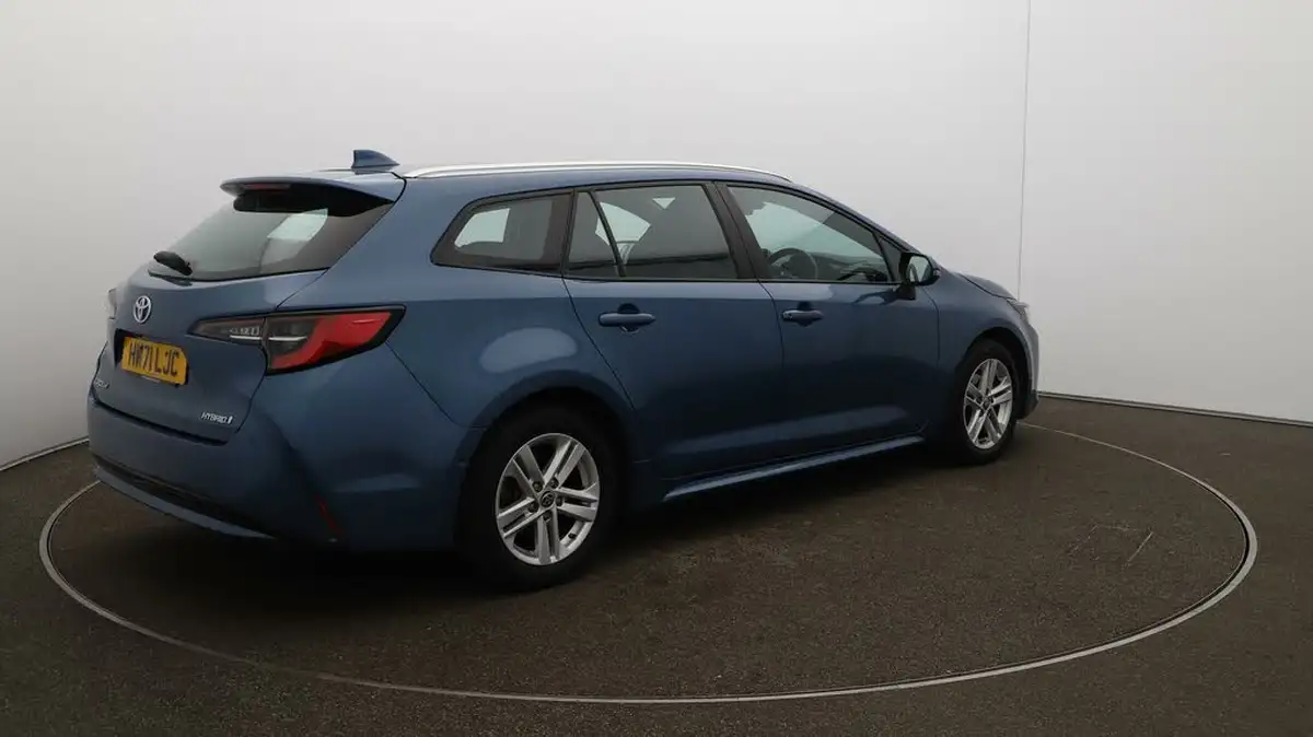 2022-toyota-corolla-18-vvt-i-icon-tech-spare-wheel-touring-sports-5d-big-47