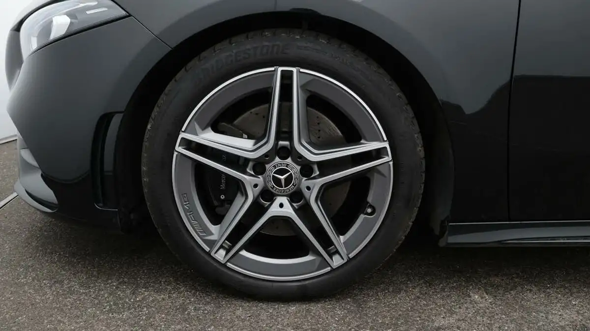 2020-mercedes-benz-a-class-20d-a220d-amg-line-hatchback-5d-big-18