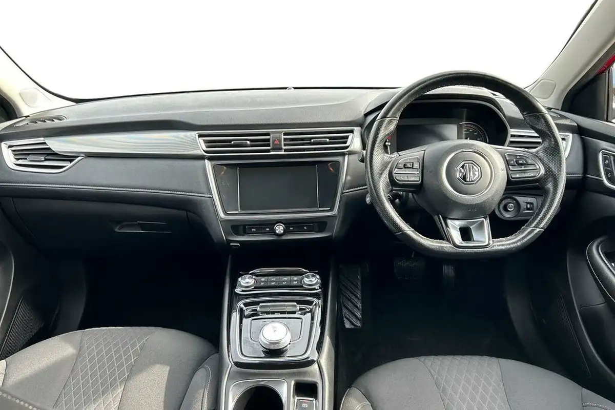 2021-mg-mg5-e-excite-ev-big-8