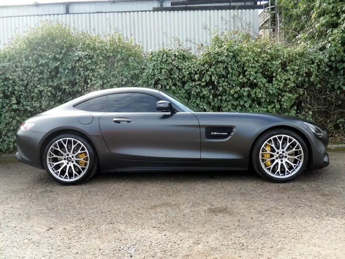 2021-mercedes-benz-amg-40-gt-night-edition-coupe-big-3