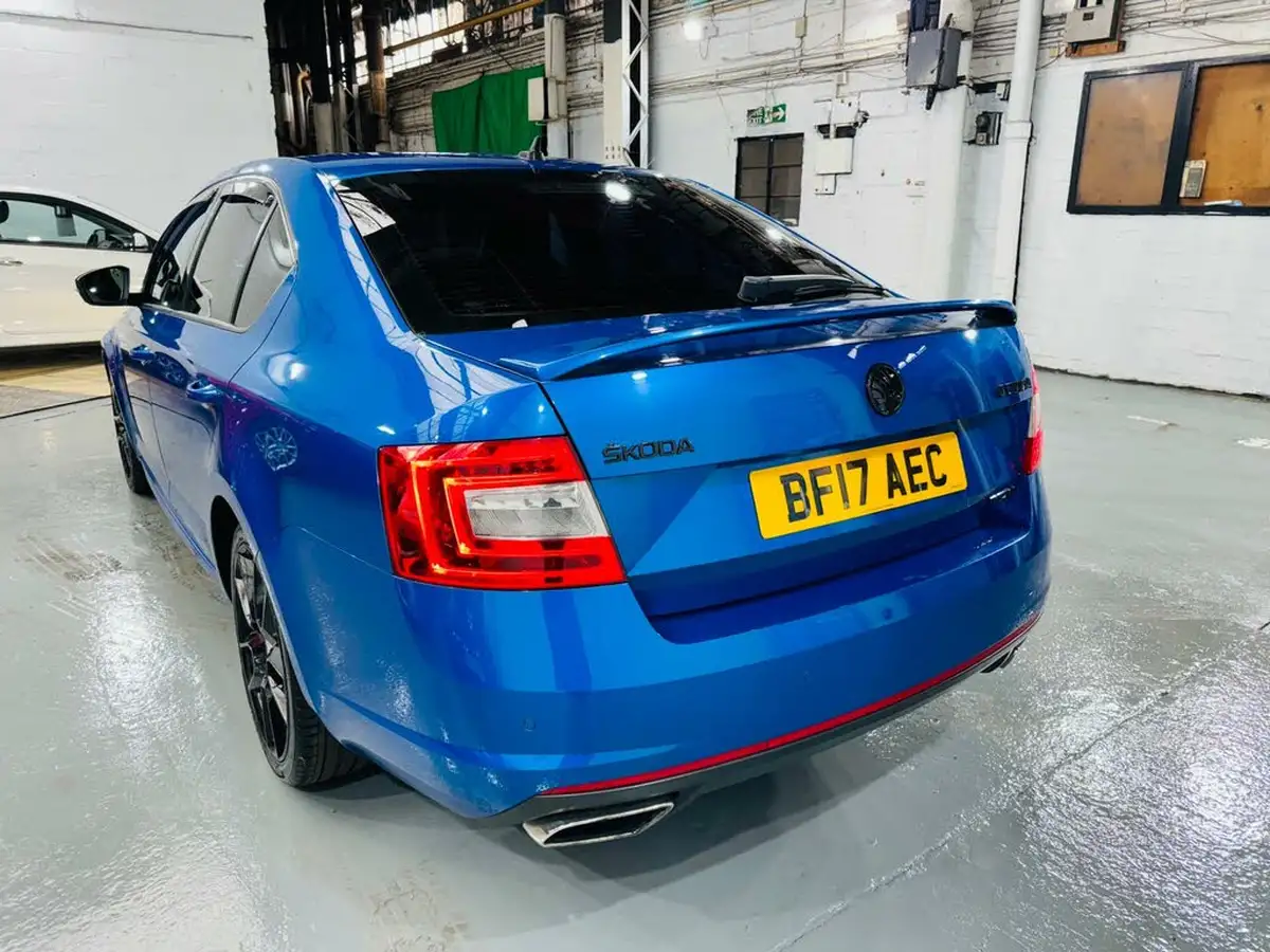 2017-skoda-octavia-20tdi-vrs-hatchback-dsg-big-5