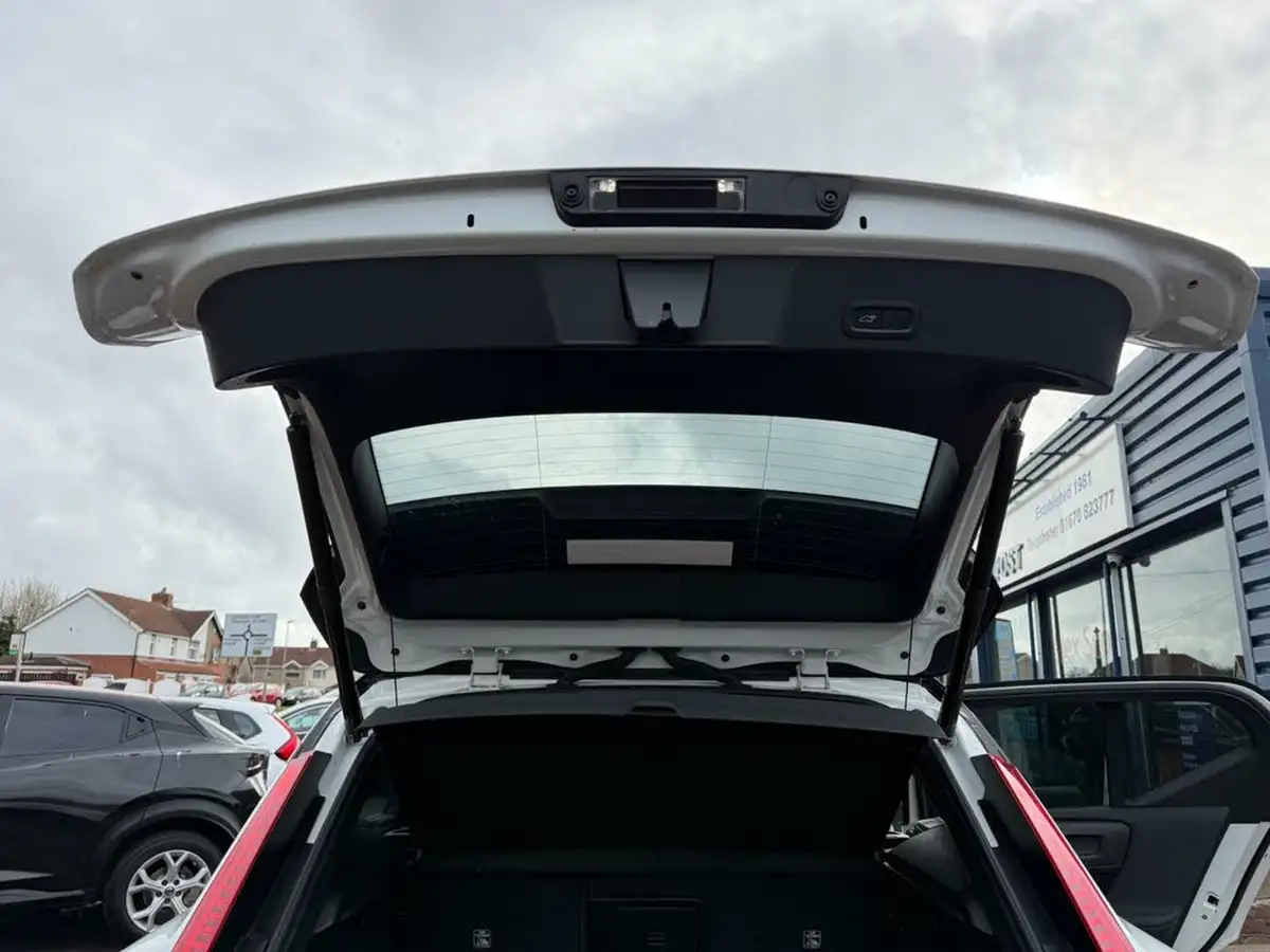 2021-volvo-xc40-20-b4-r-design-pro-194bhp-auto-big-7