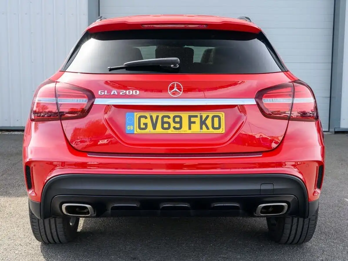 2020-mercedes-benz-gla-class-16-gla-200-amg-line-edition-plus-7g-dct-big-6