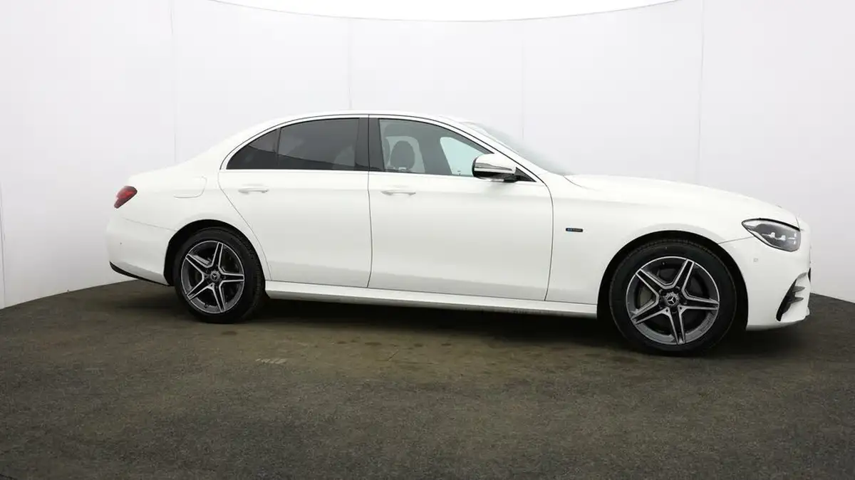 2021-mercedes-benz-e-class-big-44