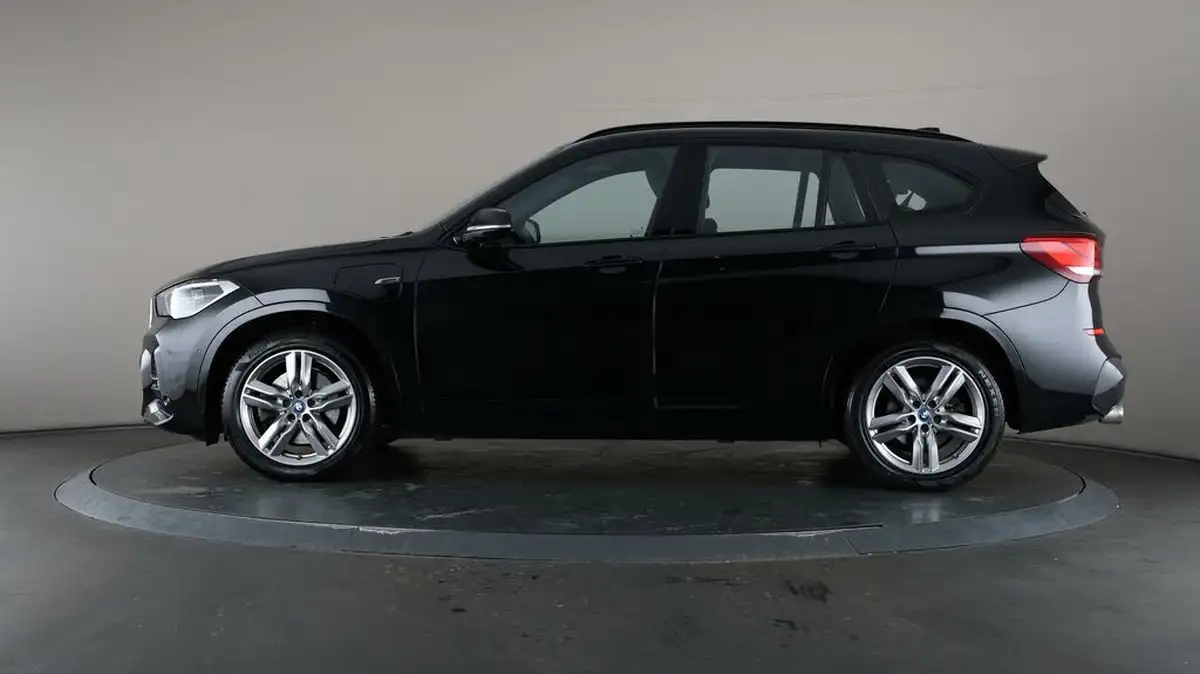 2022-bmw-x1-15-xdrive-25e-phev-m-sport-big-4