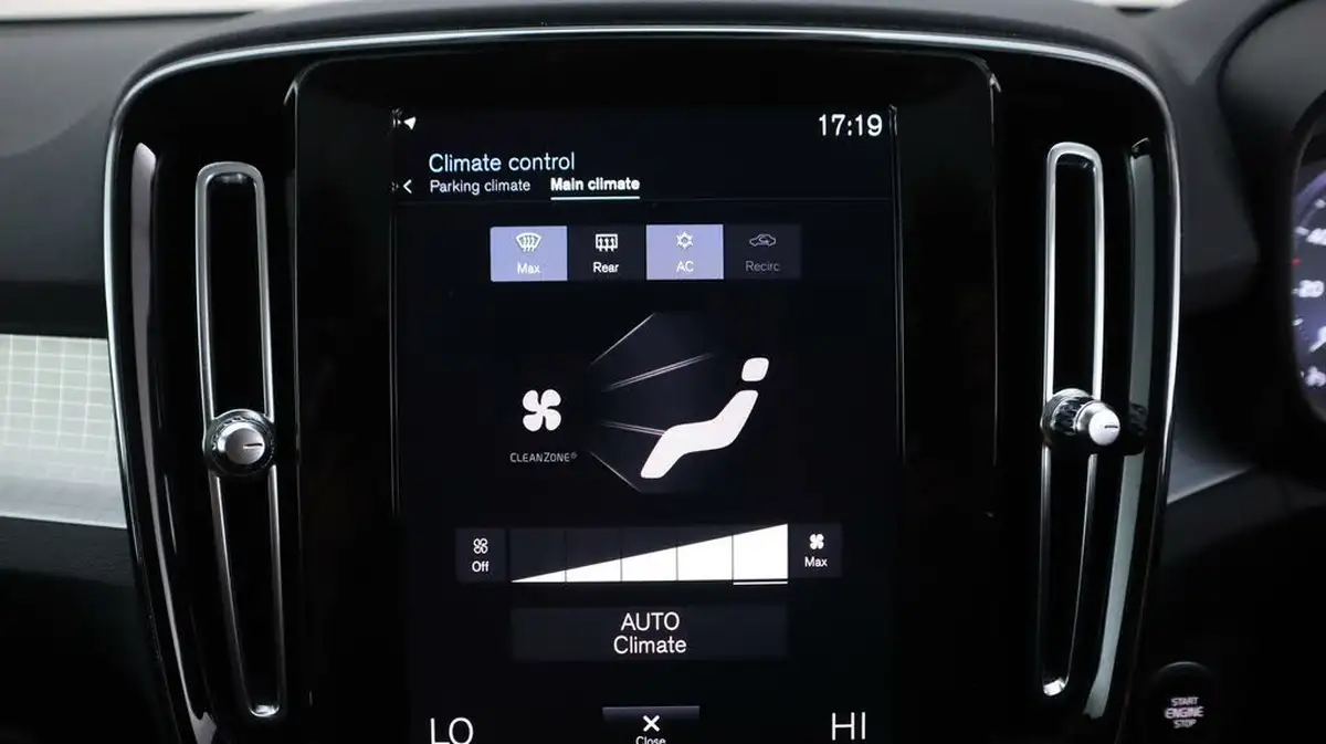 2021-volvo-xc40-15-t3-momentum-161bhp-auto-big-12