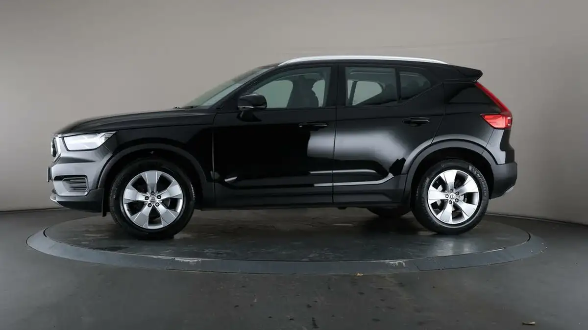 2021-volvo-xc40-15-t3-momentum-161bhp-auto-big-29
