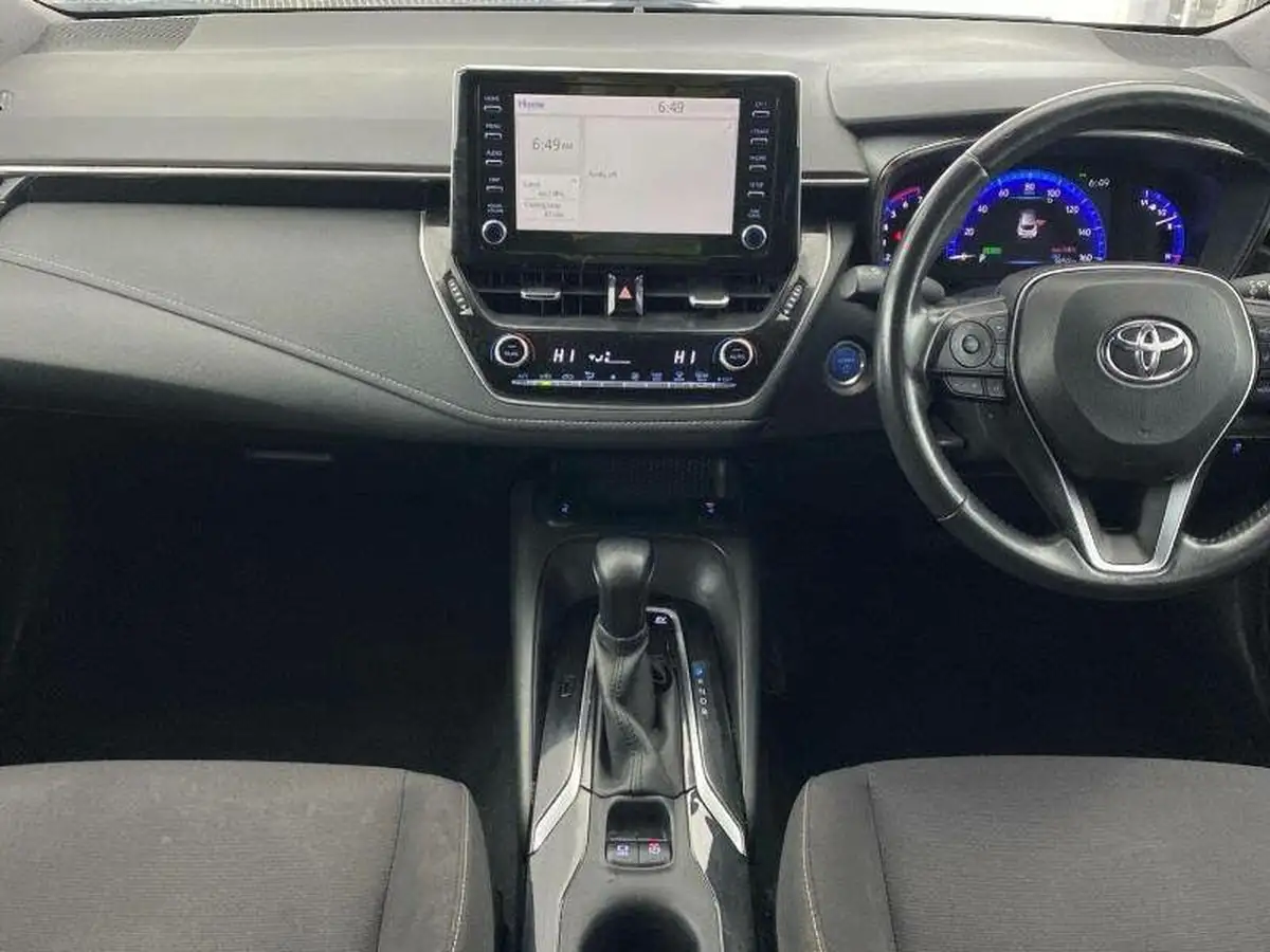 2022-toyota-corolla-18-vvt-i-icon-120bhp-trk-hatchback-5d-big-3