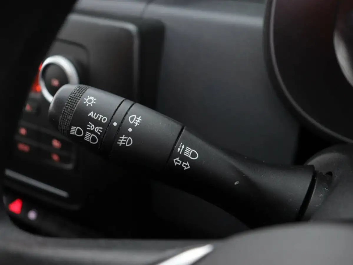 2021-dacia-duster-10-tce-essential-100bhp-ss-station-wagon-5d-big-23
