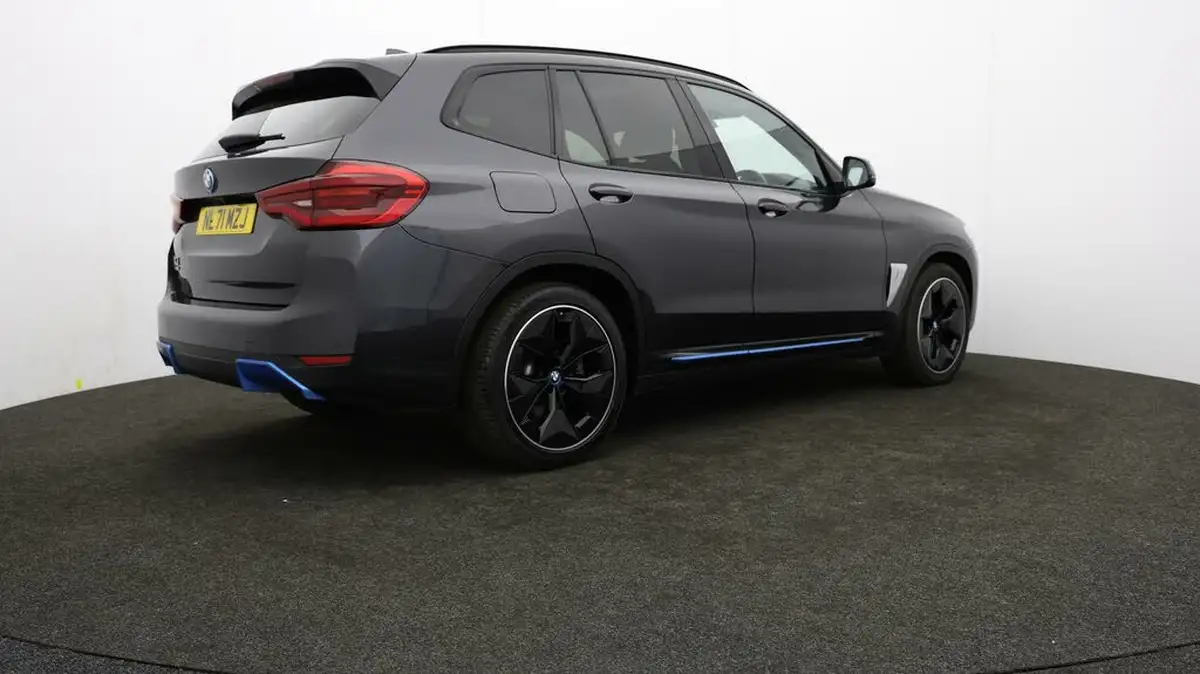 2021-bmw-ix3-e-premier-edition-big-6