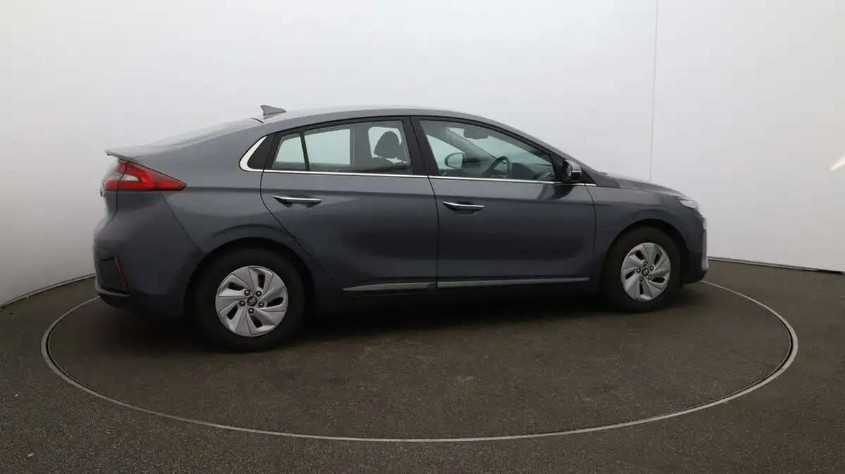 2019-hyundai-ioniq-16-gdi-premium-hybrid-big-43