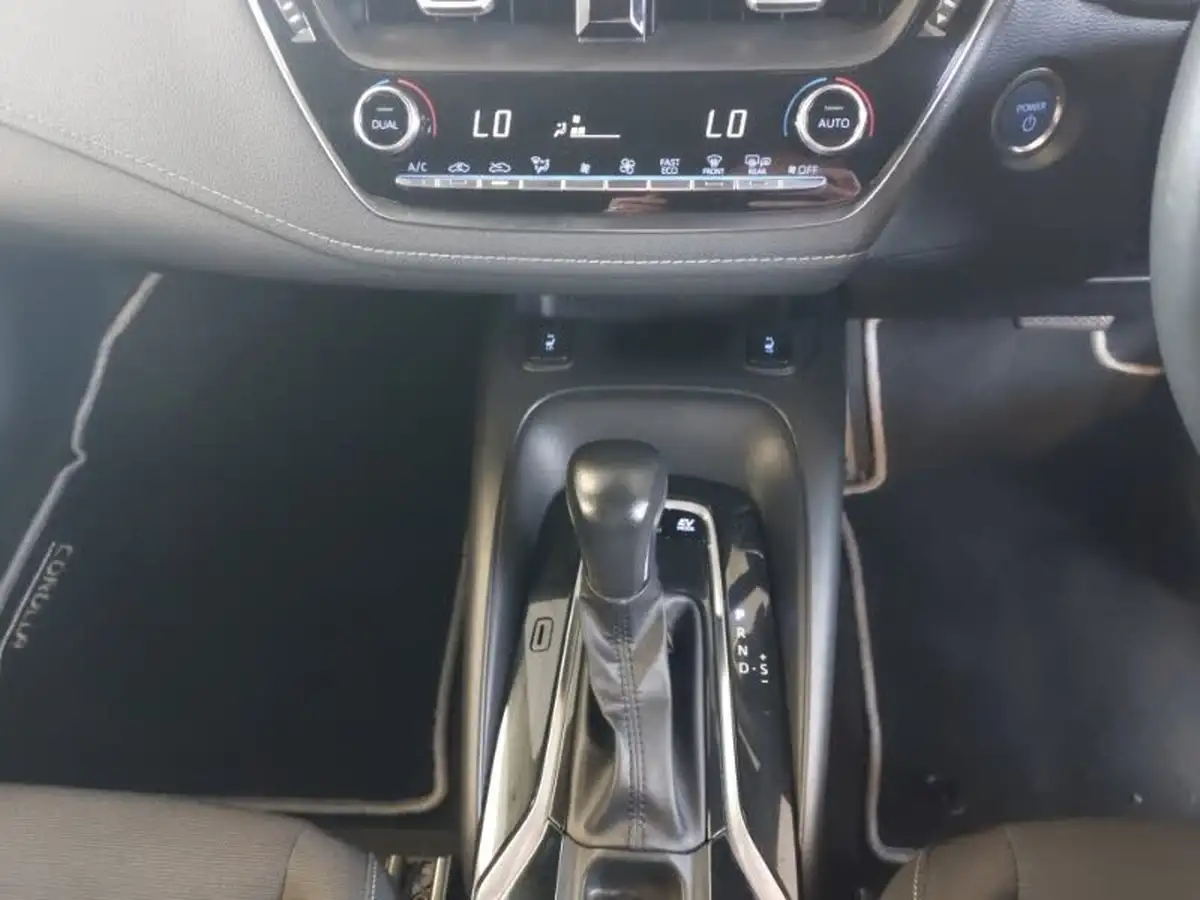 2022-toyota-corolla-20-vvt-i-icon-tech-hatchback-big-12