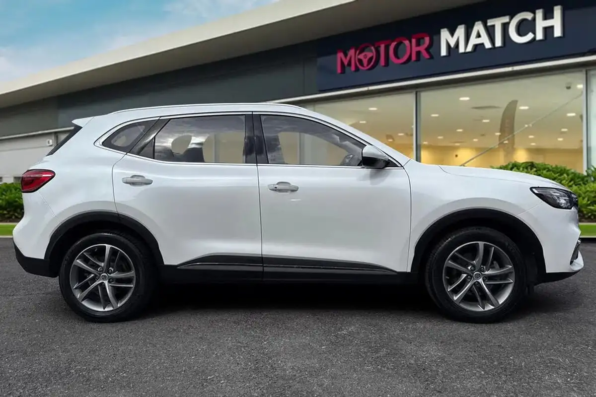 2022-mg-hs-15t-gdi-exclusive-162ps-dct-big-2