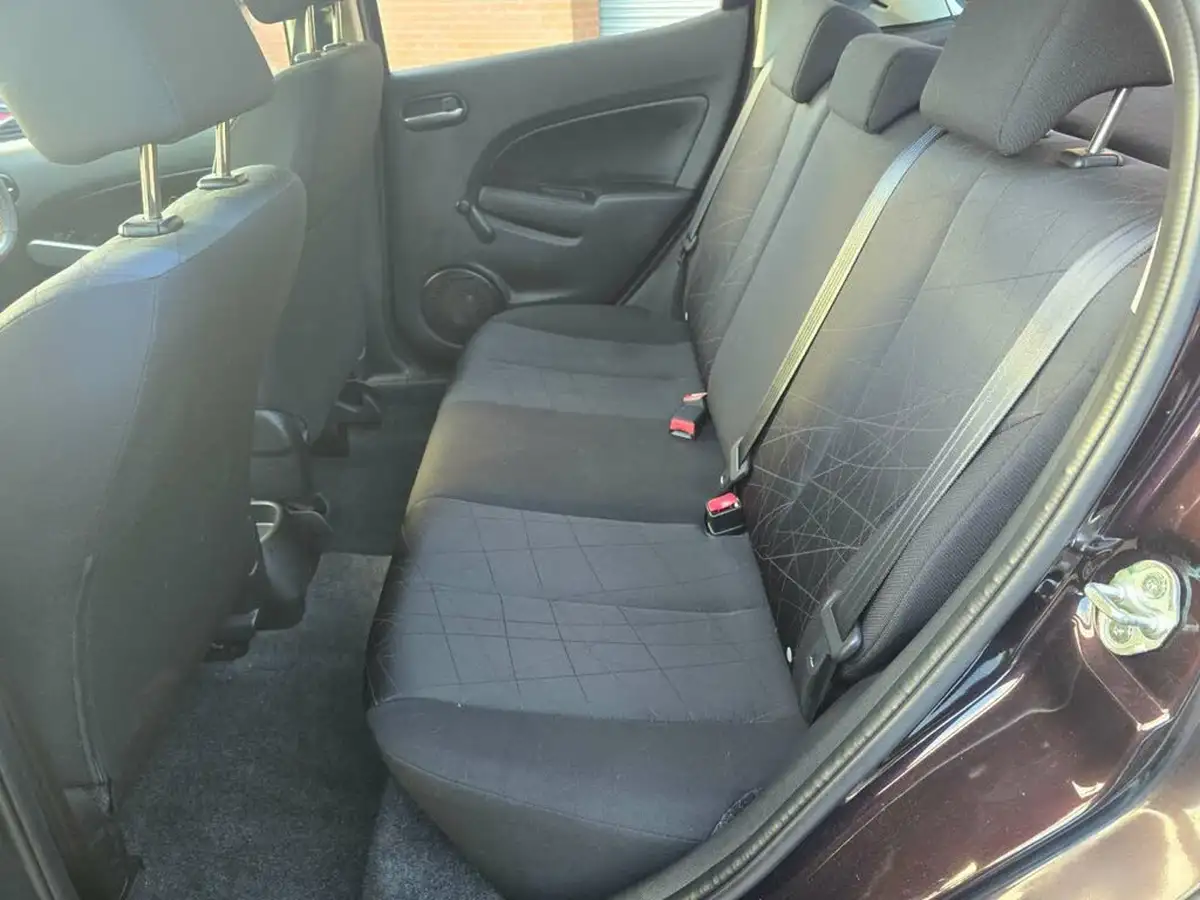 2012-mazda-mazda2-13-tamura-5d-big-41
