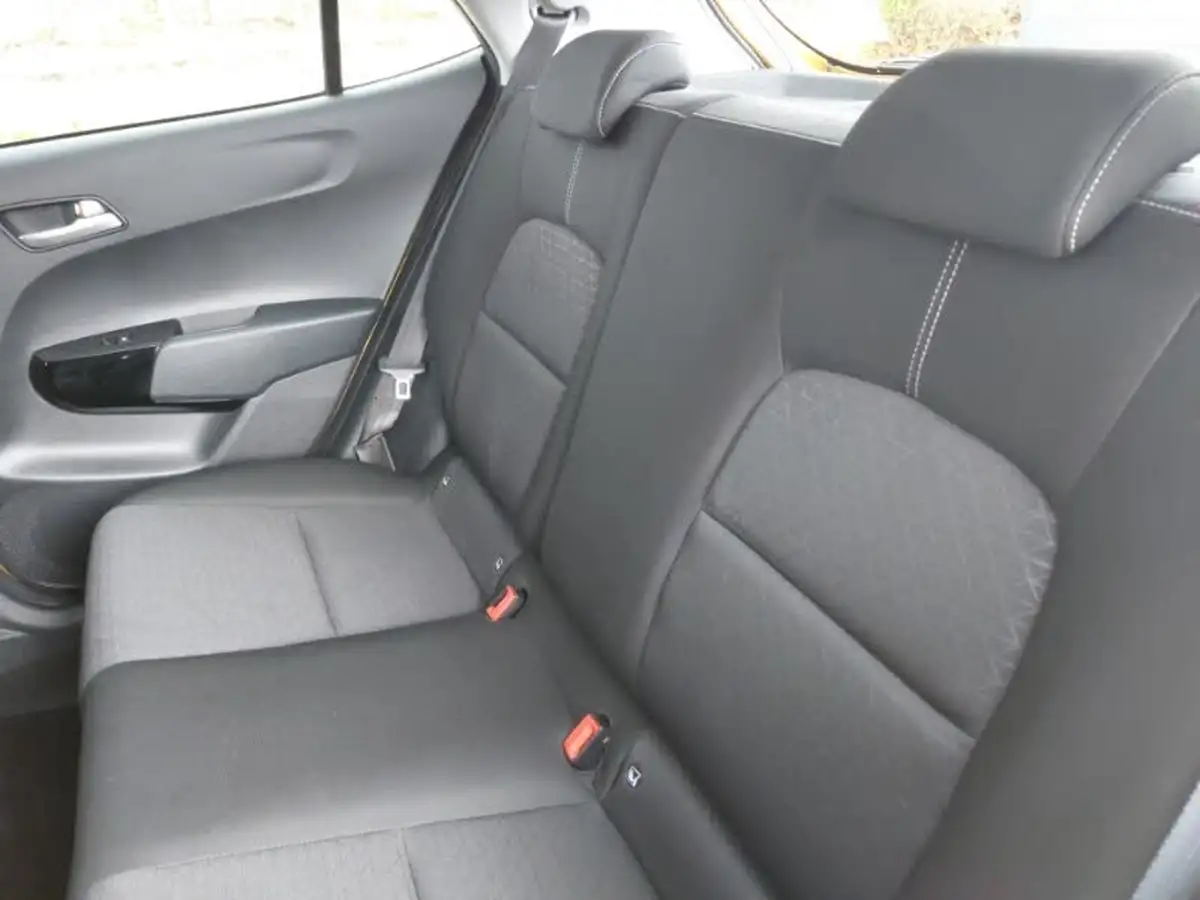 2023-kia-picanto-10-2-big-5