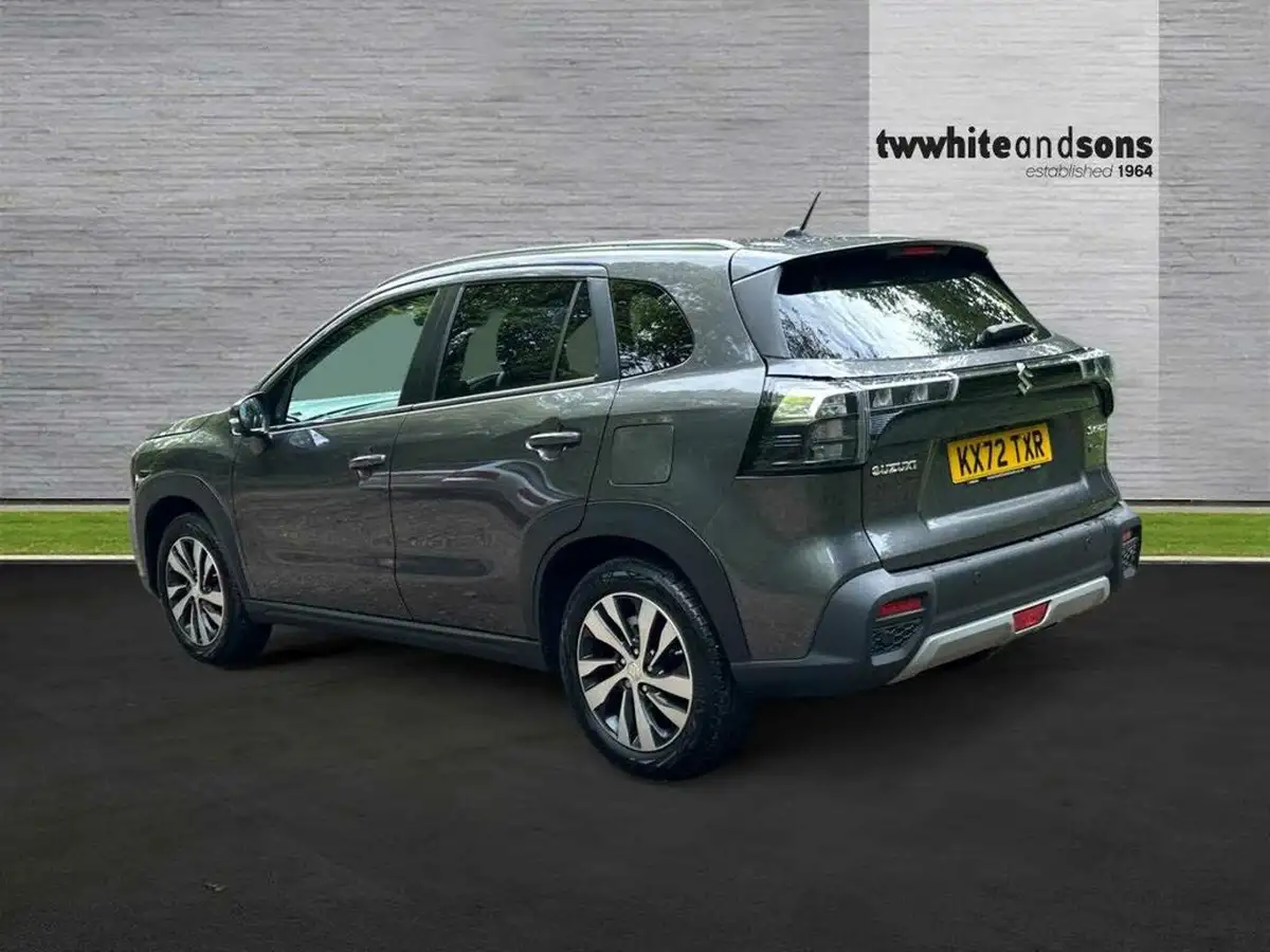2022-suzuki-s-cross-15-ultra-big-4