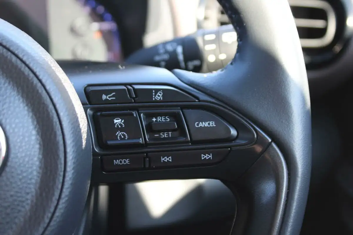 2023-toyota-yaris-cross-15-vvt-i-excel-awd-i-big-26
