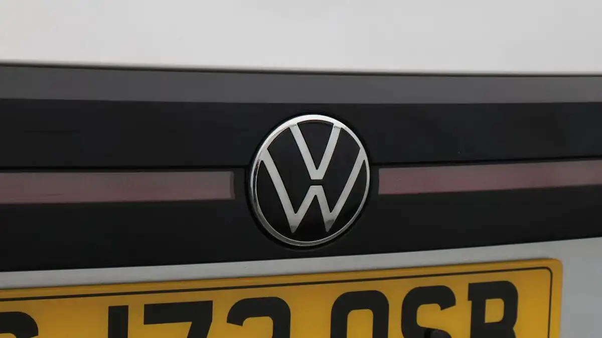 2023-volkswagen-t-cross-10-tsi-black-edition-110ps-dsg-big-20