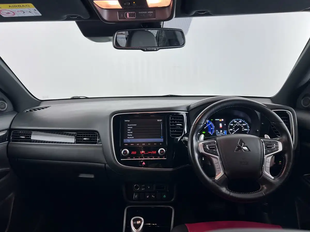 2019-mitsubishi-outlander-24-exceed-phev-big-15