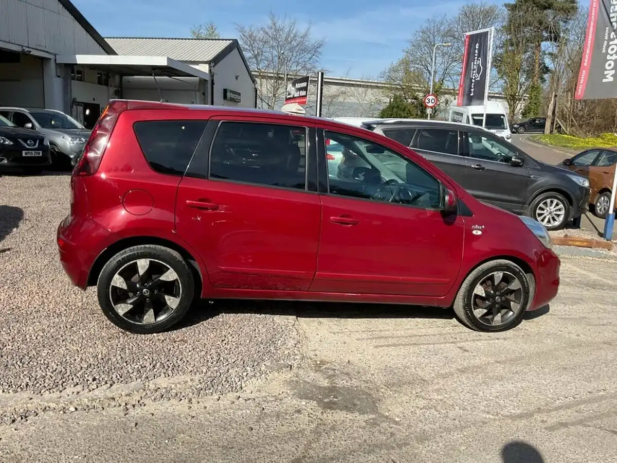2012-nissan-note-15td-n-tec-big-61