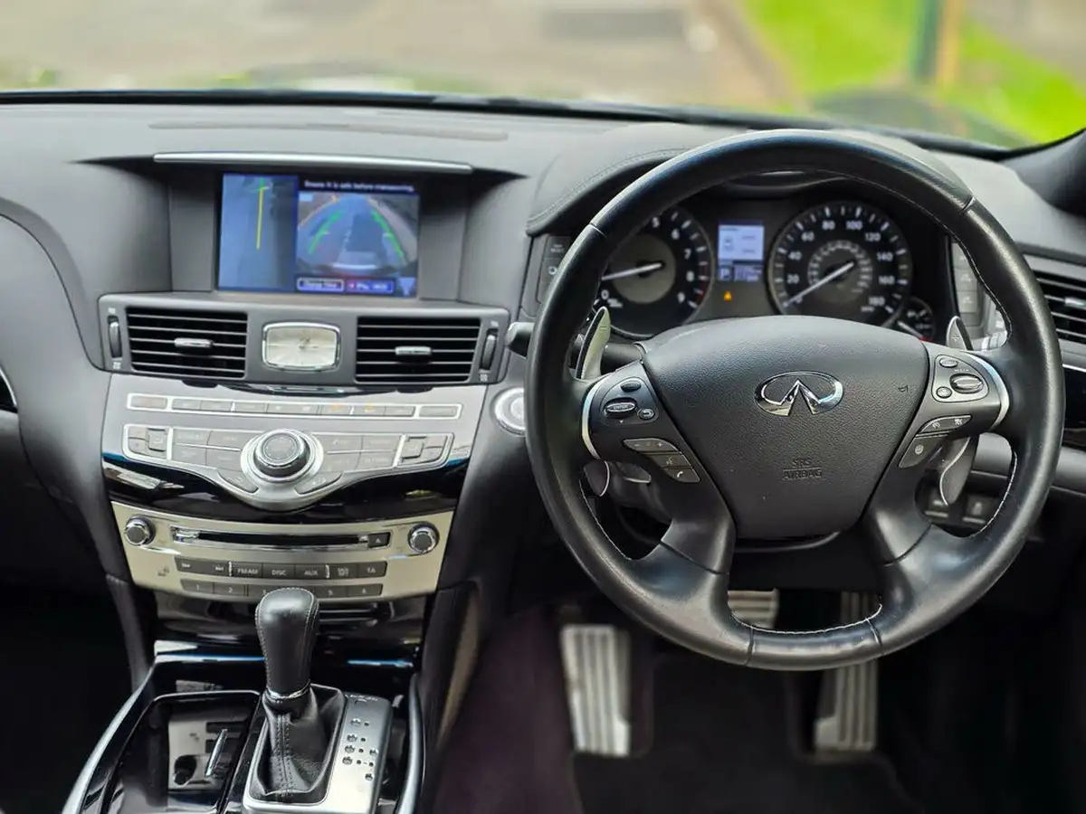 2016-infiniti-q70-37-sport-tech-big-10
