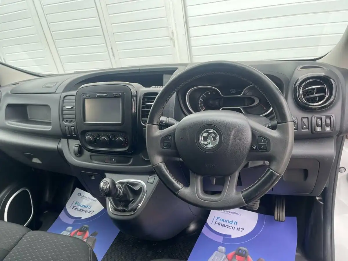 2018-vauxhall-vivaro-16cdti-sportive-2900-l2h1-120pseu6-panel-big-14