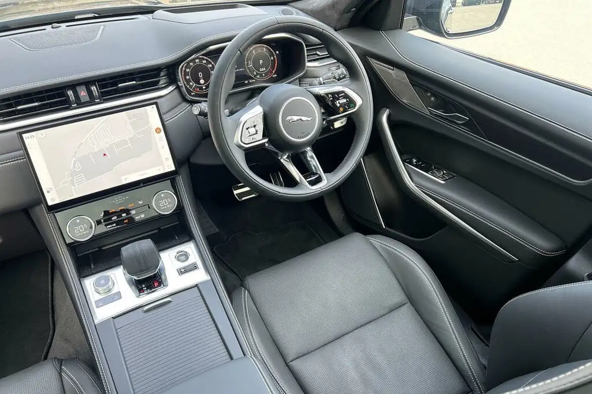 2024-jaguar-f-pace-20-d200-r-dynamic-hse-black-90th-anniversary-edition-big-38