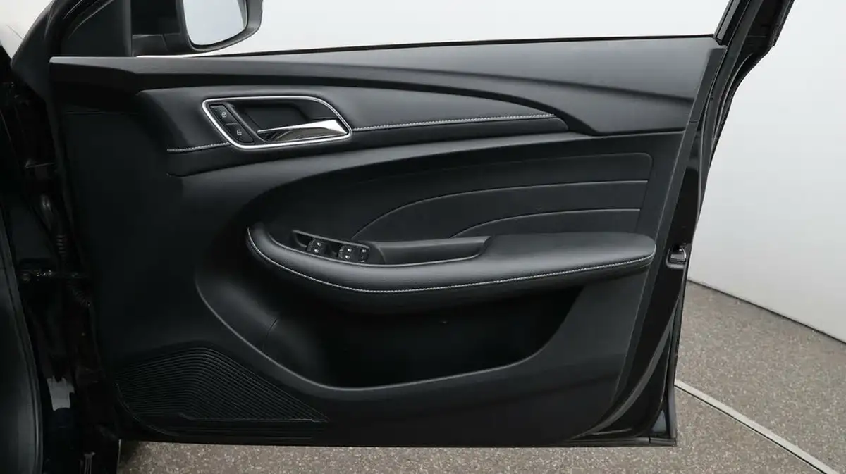 2022-mg-mg5-e-excite-ev-long-range-big-15
