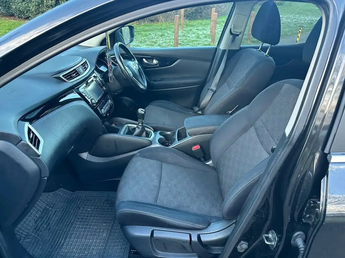 2010-mercedes-benz-c-class-18-c180-cgi-sport-156bhp-saloon-4d-big-49