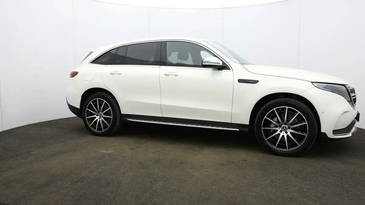 2021-mercedes-benz-eqc-e-eqc-400-amg-line-big-45