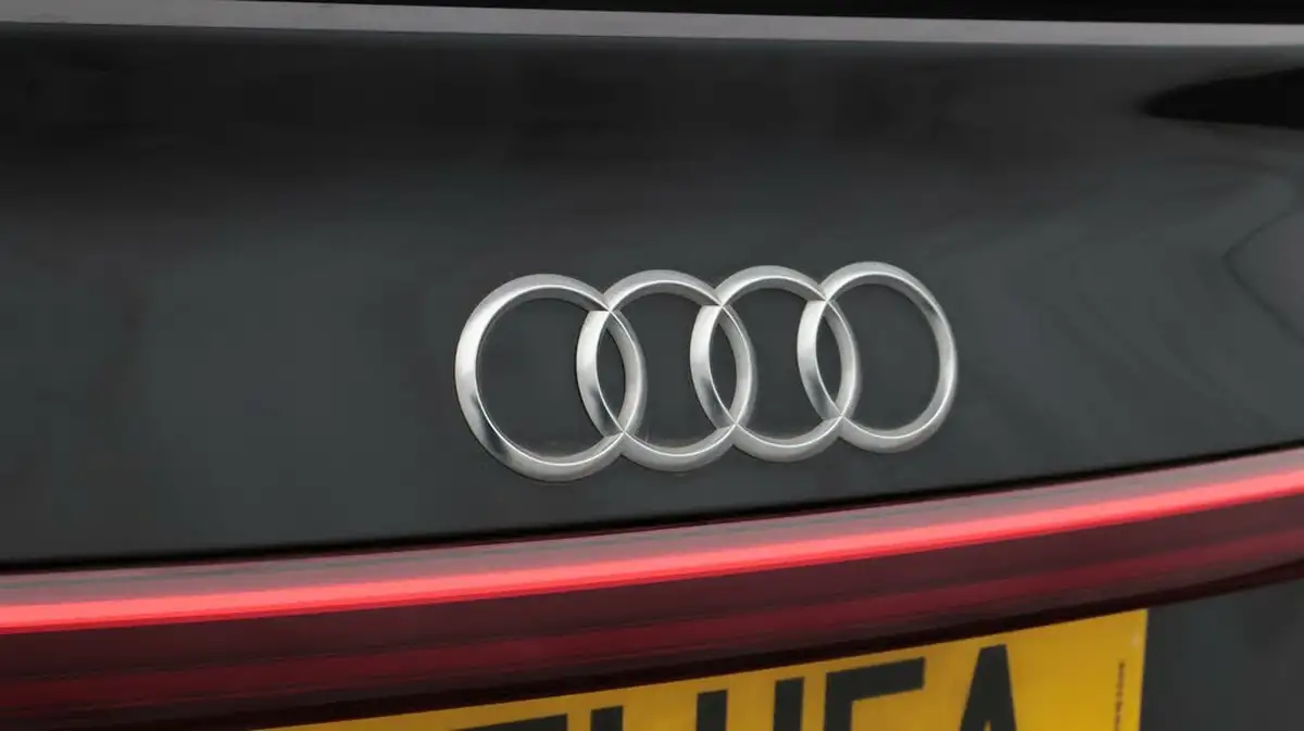 2021-audi-e-tron-55e-s-line-sportback-big-21