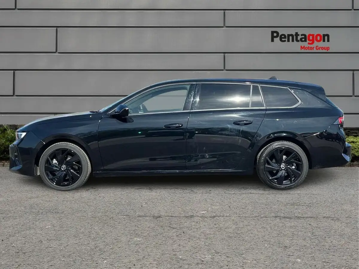 2023-vauxhall-astra-12-turbo-gs-sport-tourer-big-11