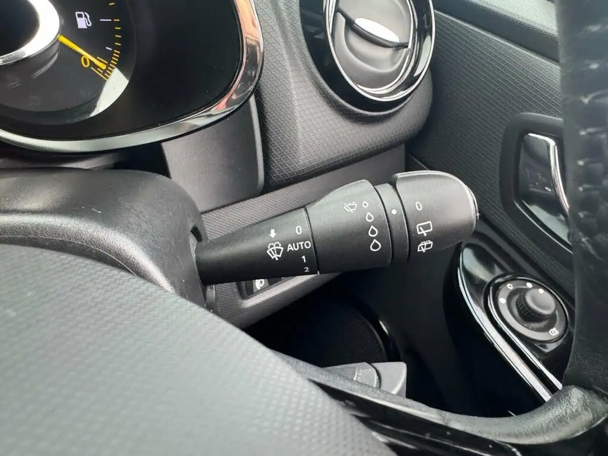 2013-renault-clio-15dci-dynamique-s-medianav-edc-auto-big-21