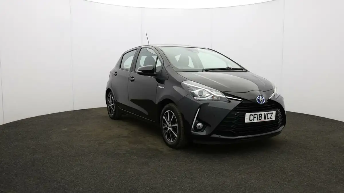 2018-toyota-yaris-15-vvt-i-icon-tech-98bhp-hybrid-1497cc-e-cvt-big-37