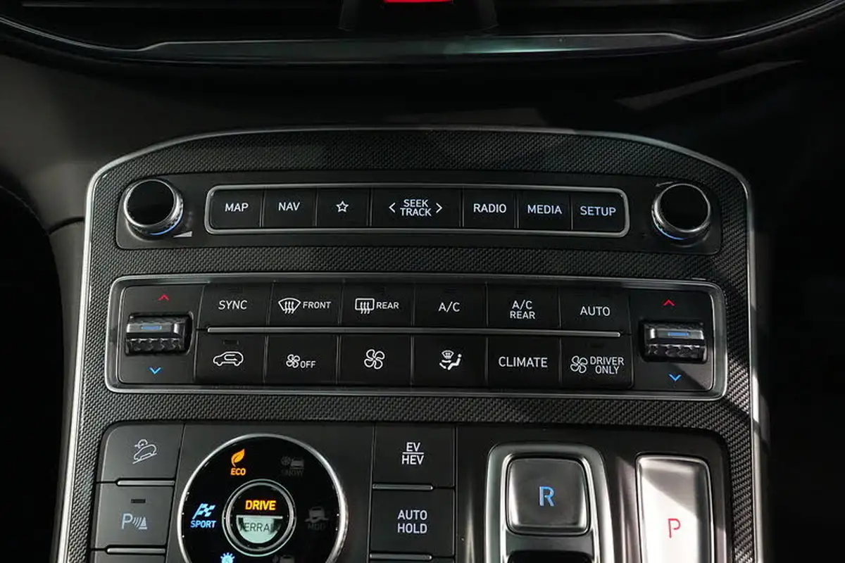 2022-hyundai-santa-fe-16-t-gdi-ultimate-265ps-4wd-phev-big-41