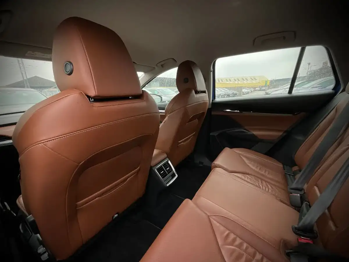 2021-skoda-enyaq-e-60-62-kwh-big-12