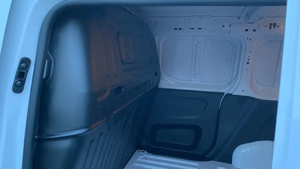 2024-citroen-berlingo-15-bluehdi-m-enterprise-100pseu6e-big-32