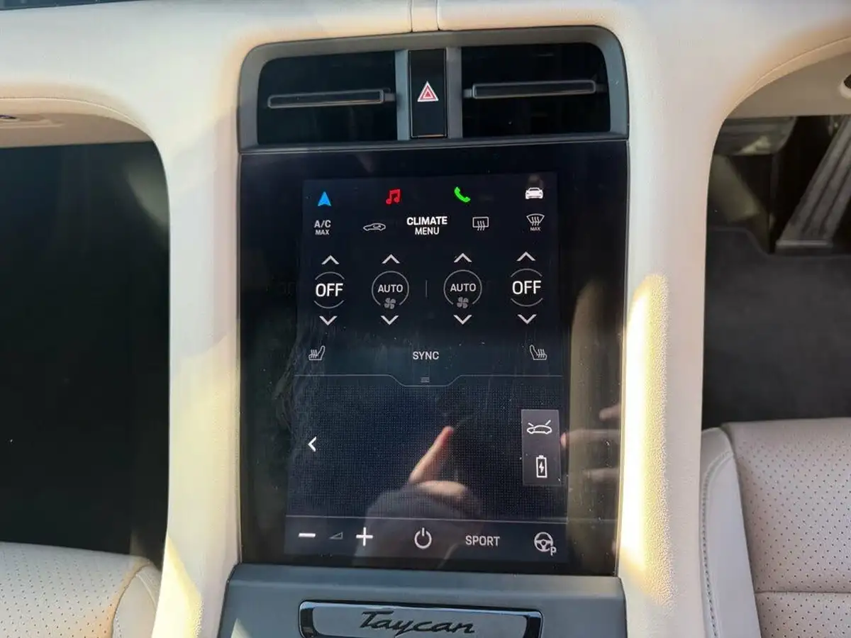 2021-porsche-taycan-e-4s-530ps-big-10