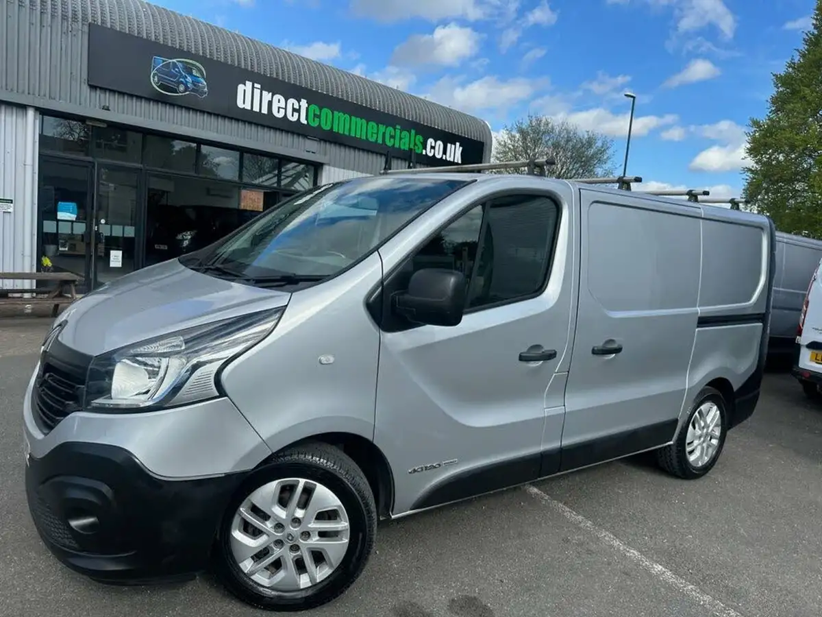 2015-renault-trafic-16dci-sl27-120-sport-low-roof-van-big-6
