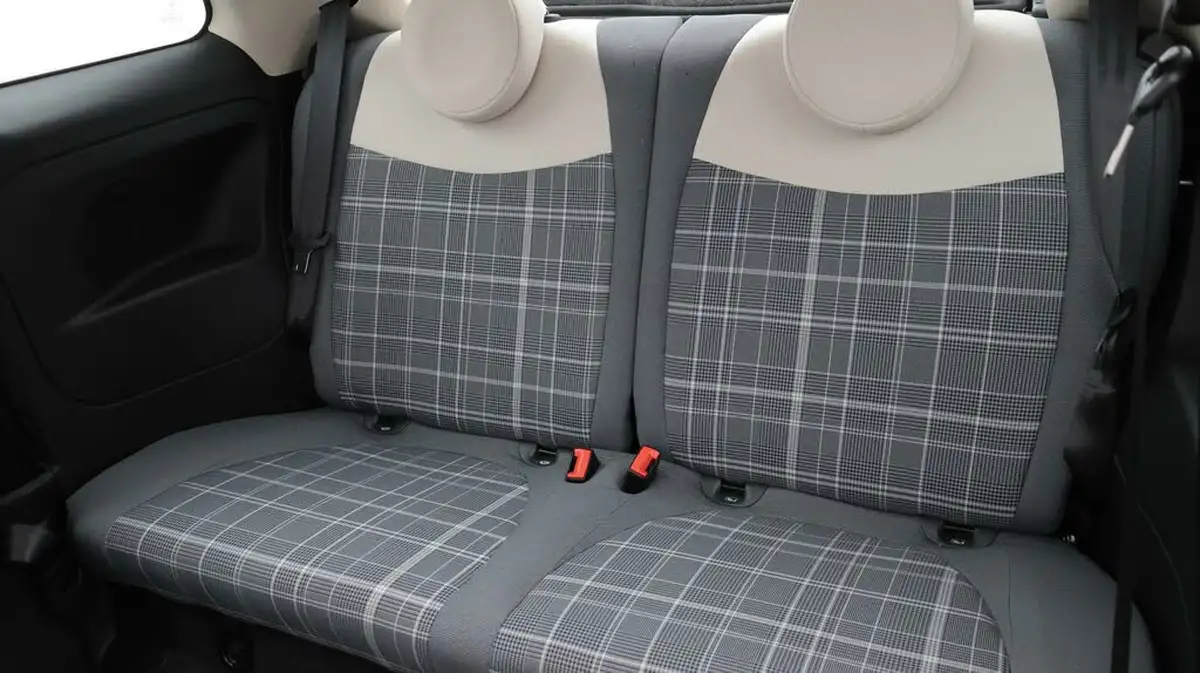 2020-fiat-500-10-lounge-big-16