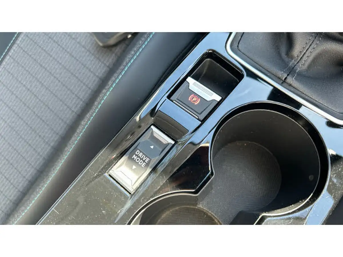 2021-peugeot-208-12-puretech-allure-premium-100bhp-big-23