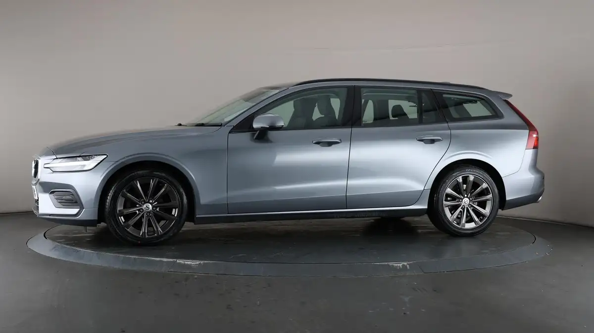2021-volvo-v60-20-b3-momentum-160bhp-big-34